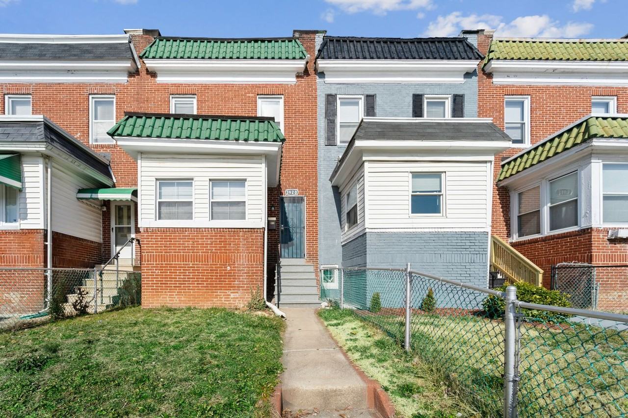 3920 Hayward Ave - Photo 2 of 25