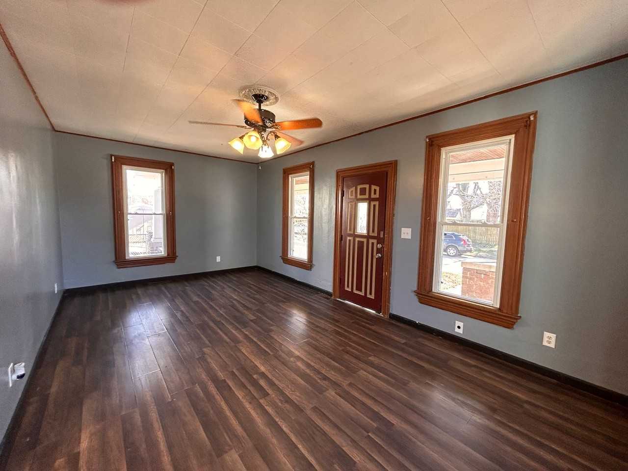 1215 14th Ave - Photo 3 of 14