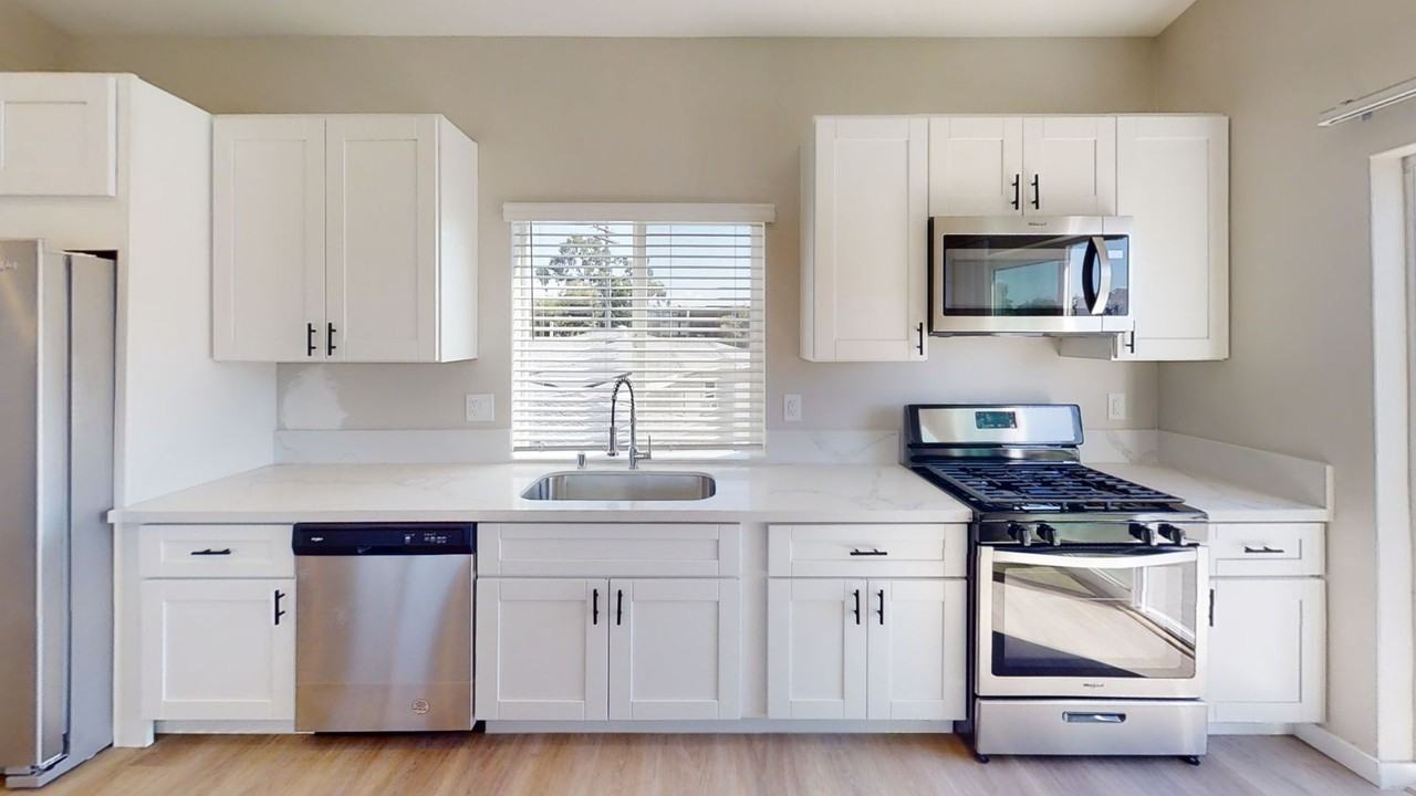 5007 La Dorna Street - Photo 5 of 17