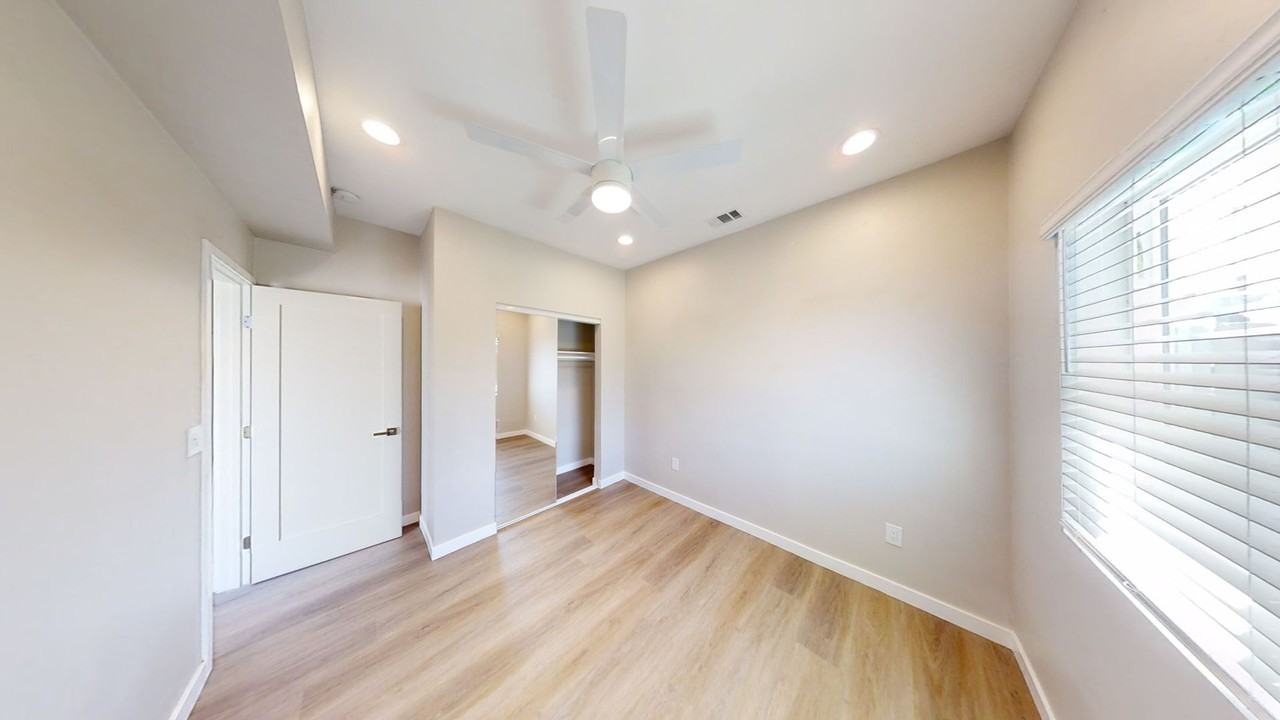 5007 La Dorna Street - Photo 7 of 17