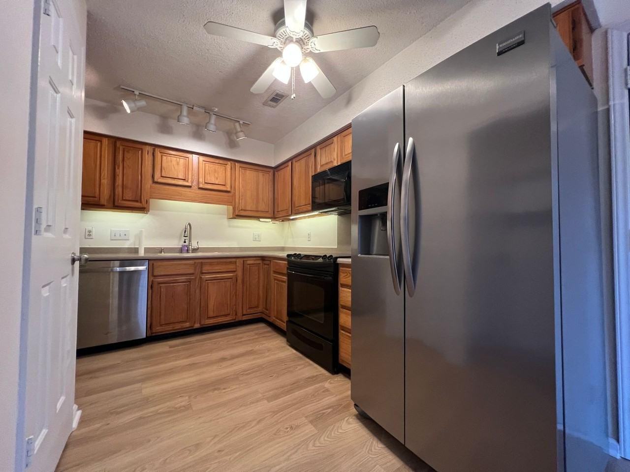 6428 Whitewater Dr - Photo 5 of 18