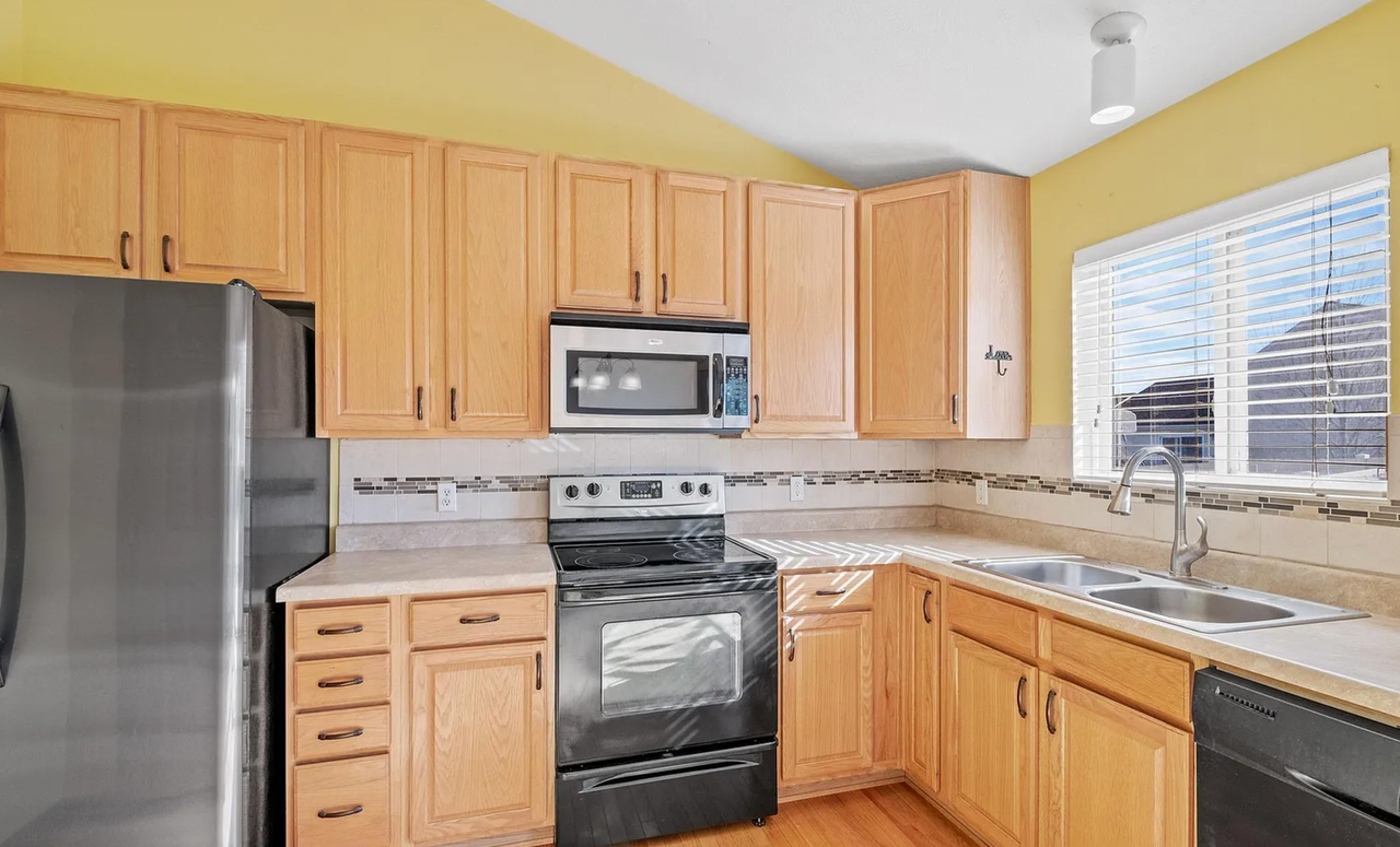8837 Quest St - Photo 6 of 12