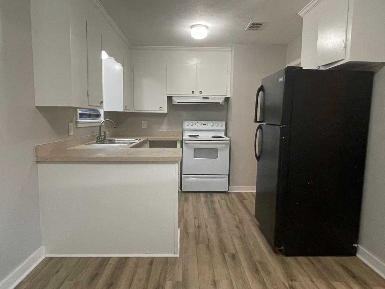 2117 Upper Dr - Photo 7 of 17