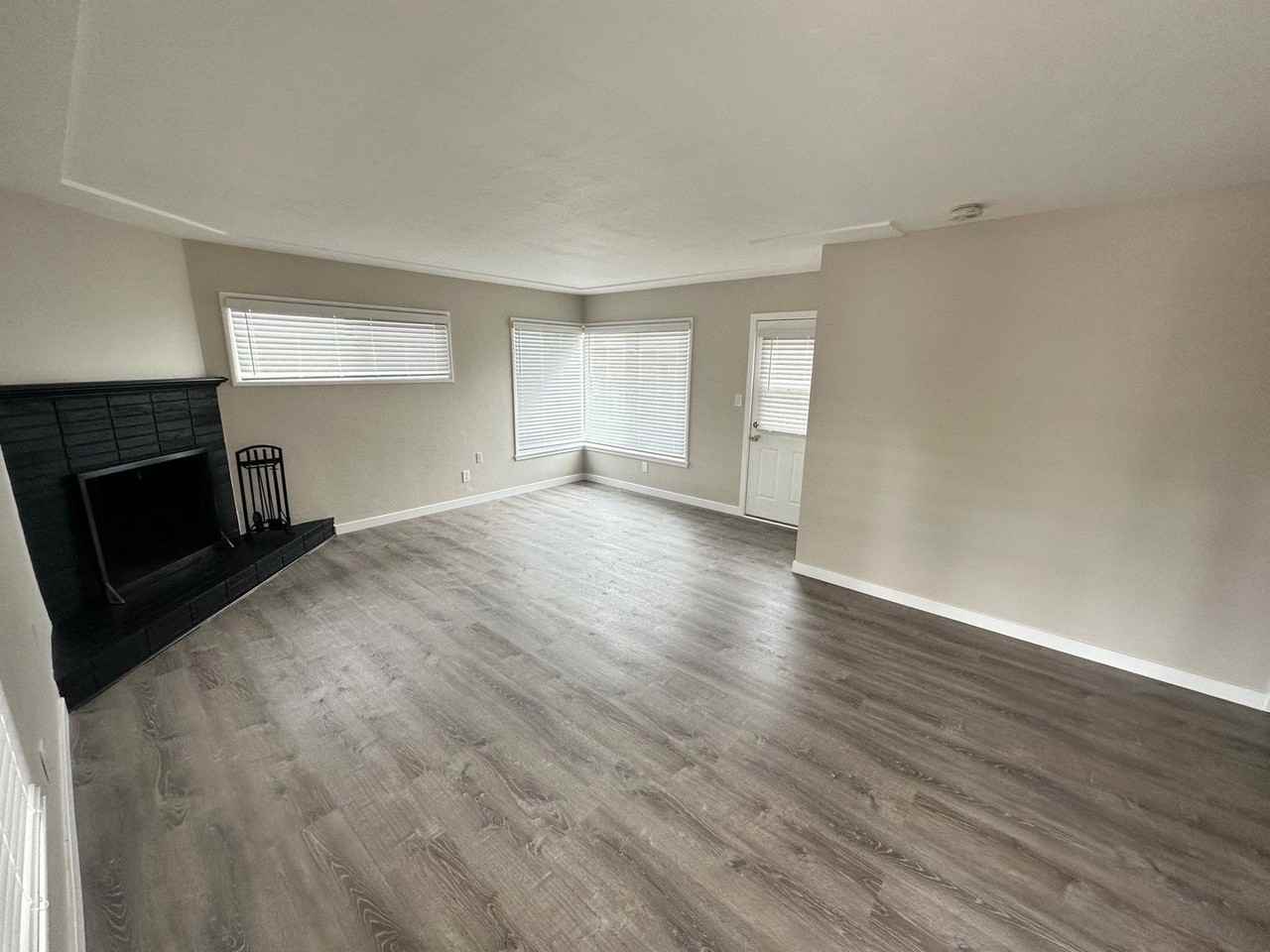 5053 Art Street - Photo 4 of 16