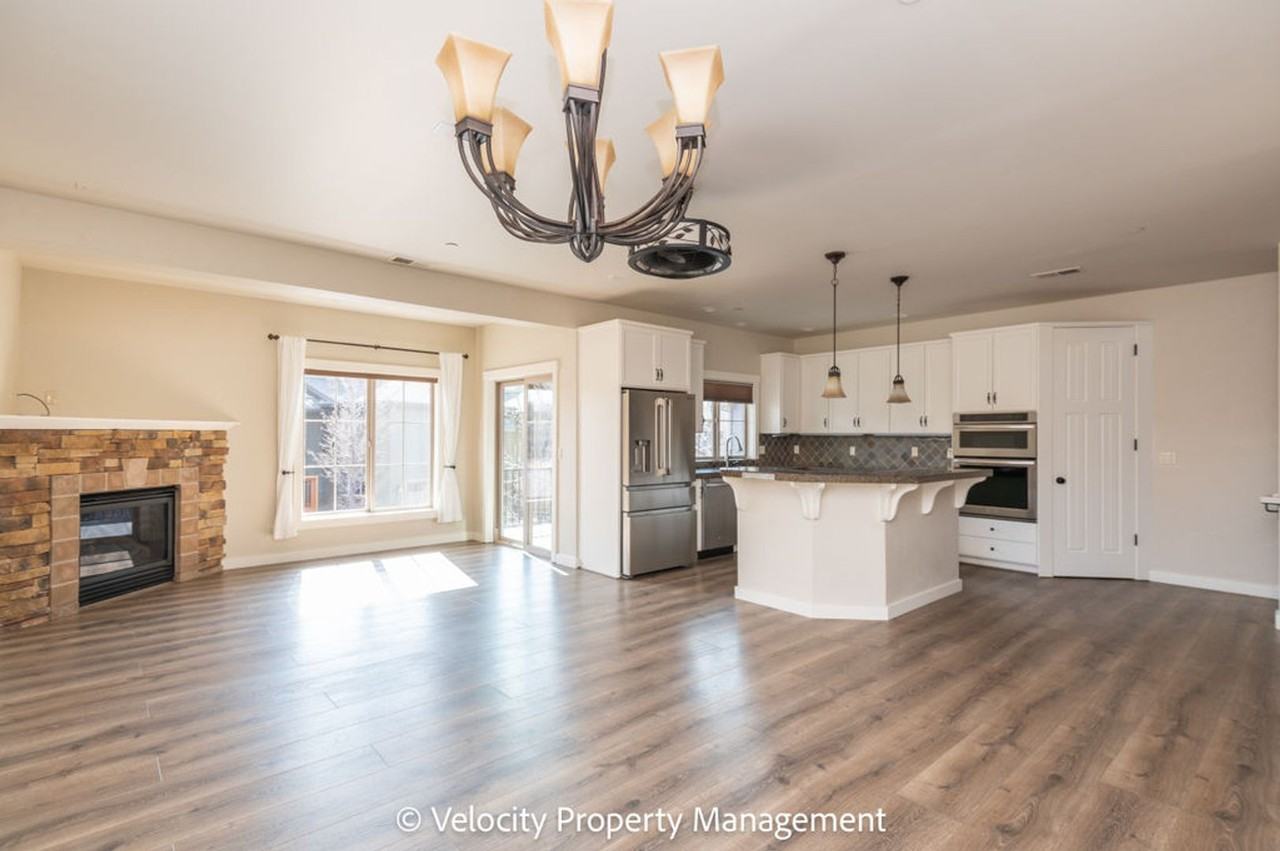 600 Sw Otter Way - Photo 5 of 32