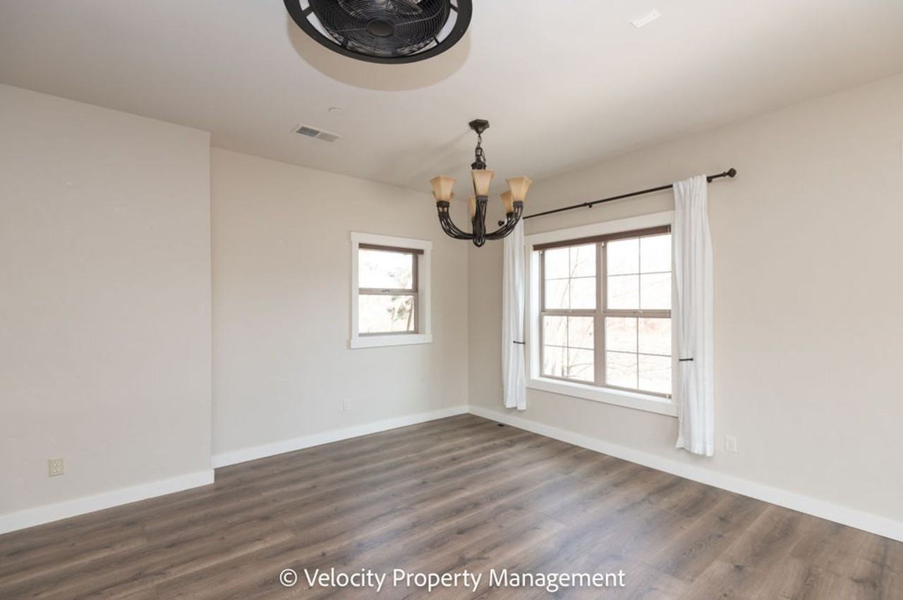 600 Sw Otter Way - Photo 7 of 32