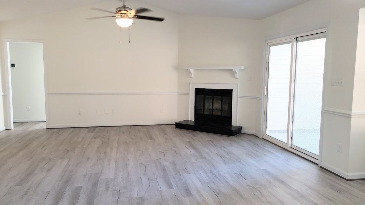 725 Tamara Path - Photo 3 of 22