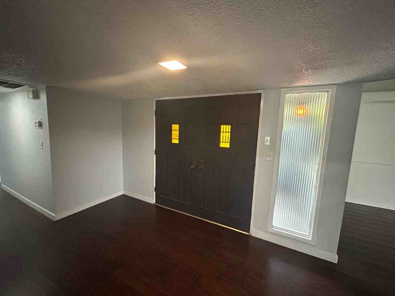 617 N Stine Rd - Photo 4 of 28