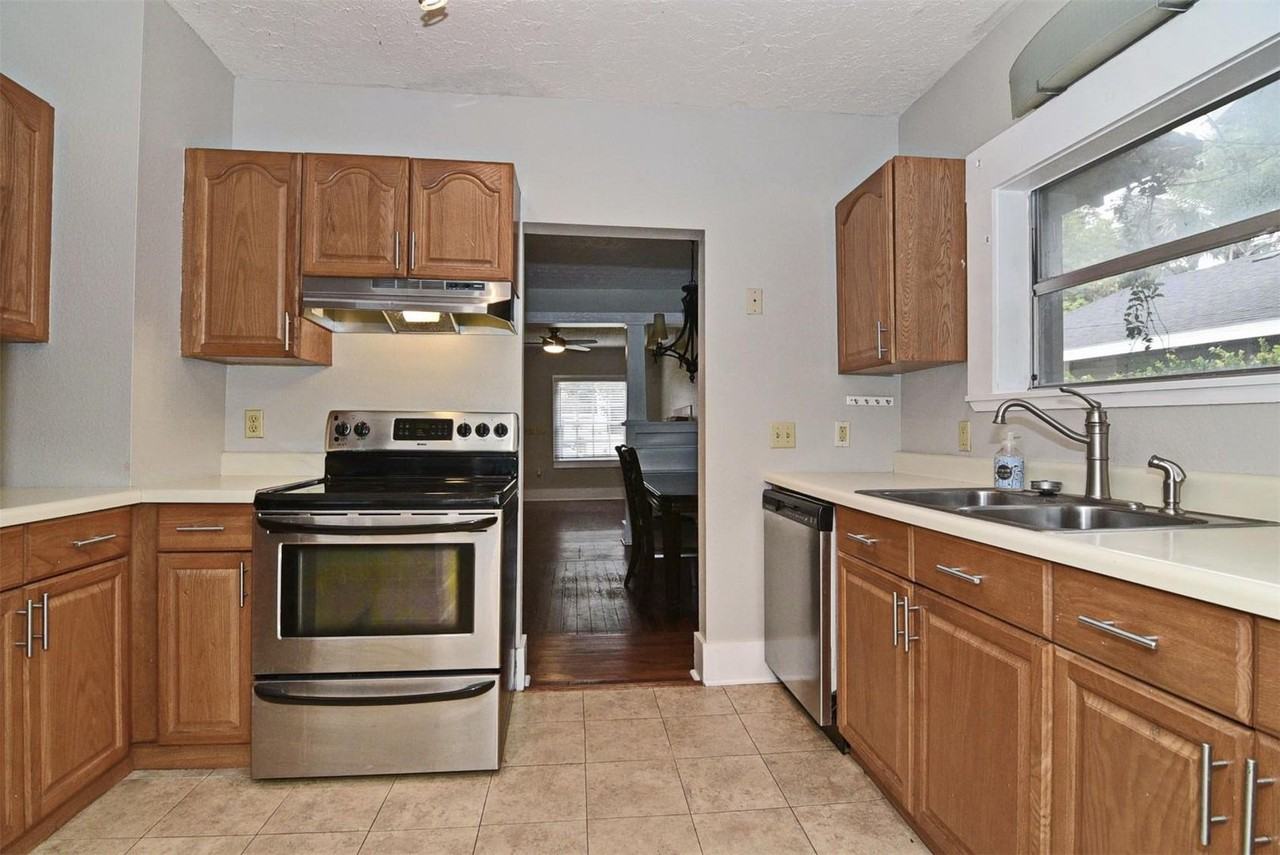 115 James Ave - Photo 3 of 31