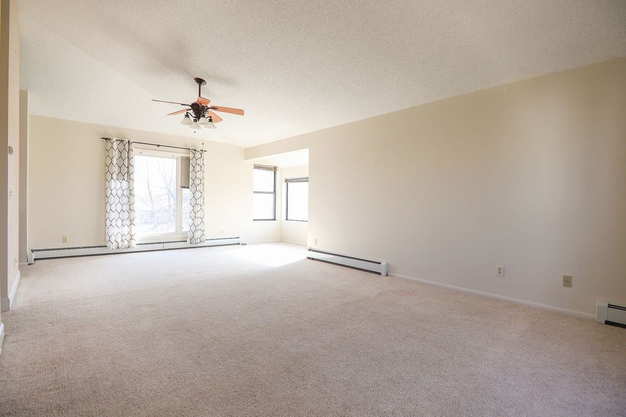 2260 Papago Ct - Photo 2 of 12