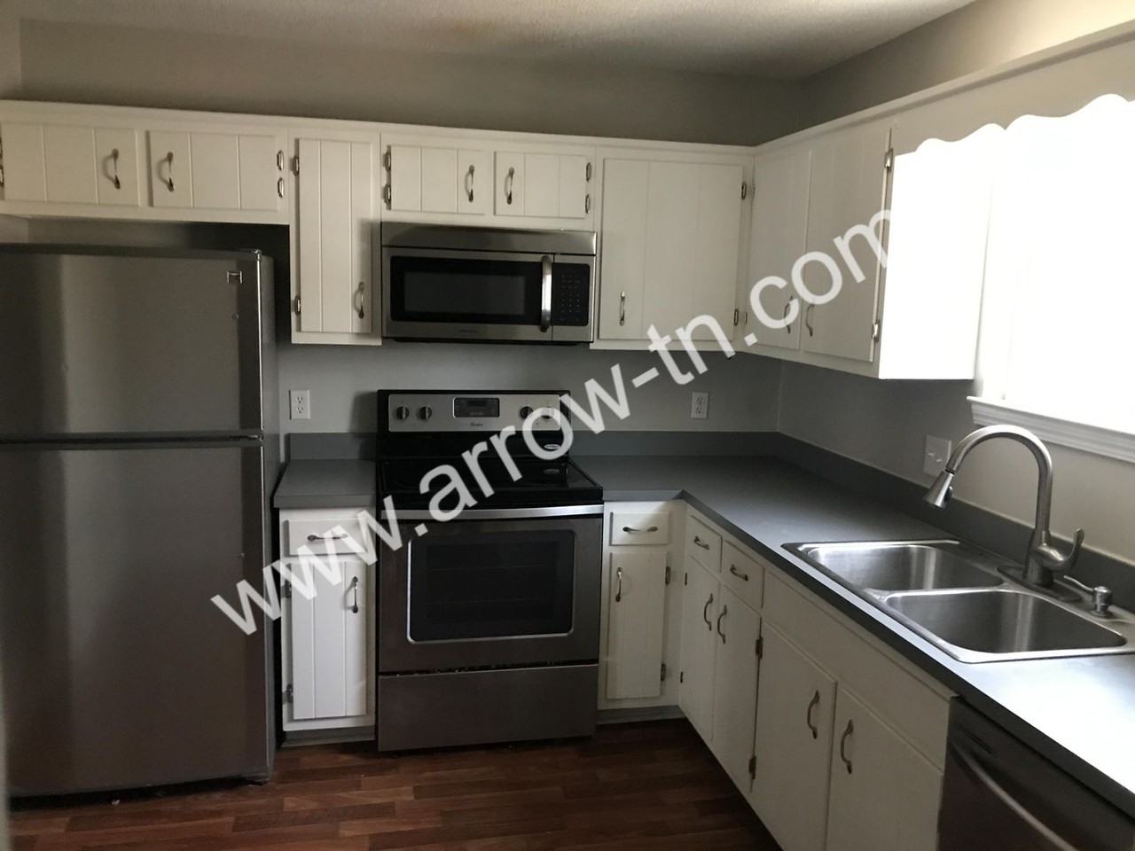 366 Clearwater Dr - Photo 4 of 15