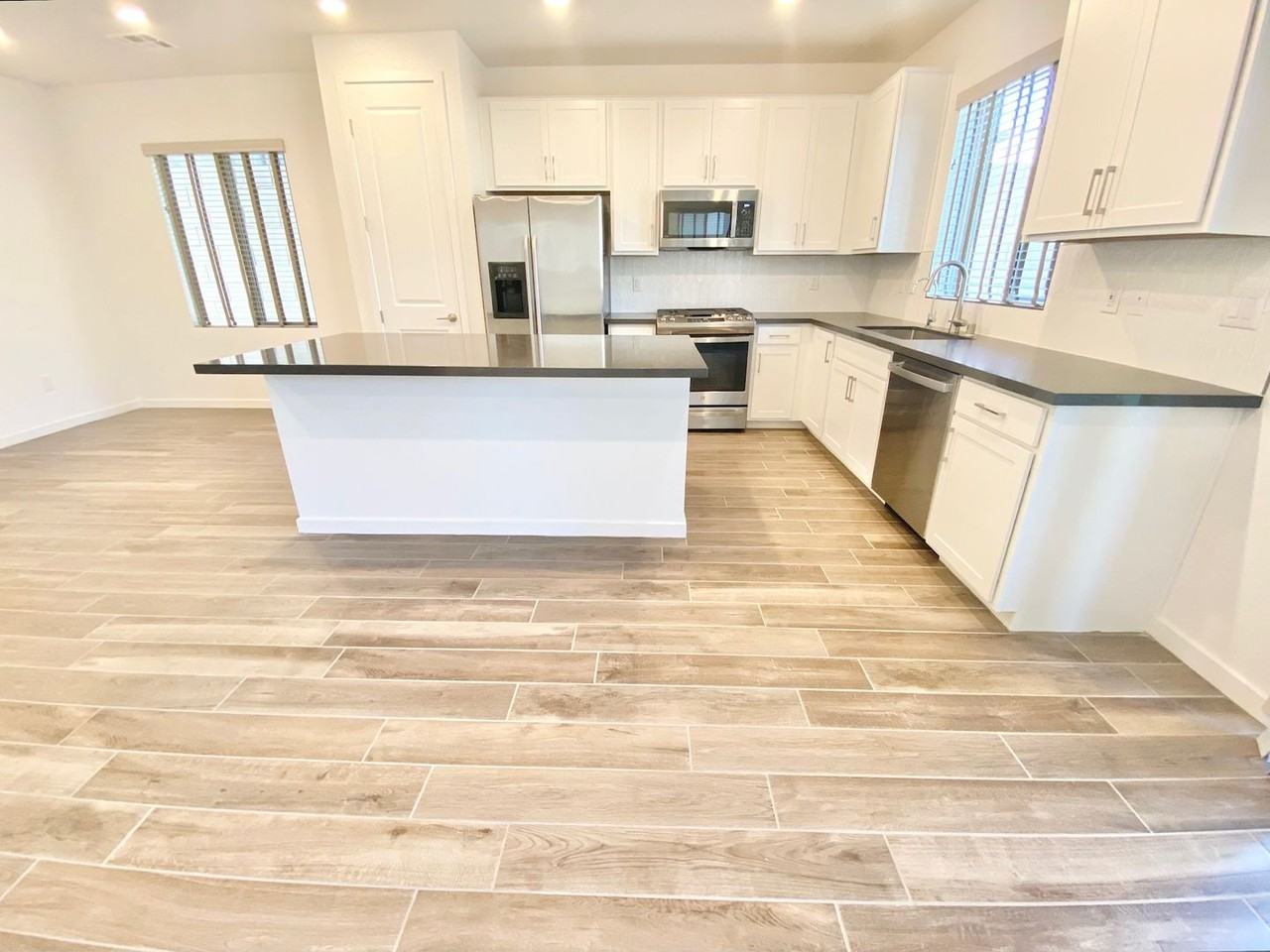 11620 Observation Point Ave - Photo 6 of 33