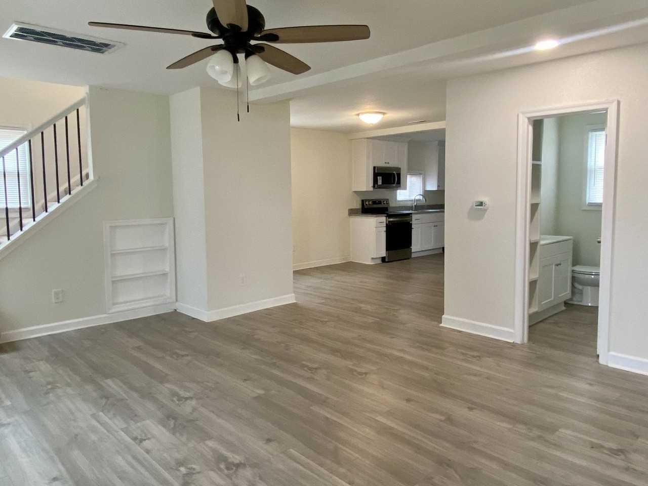 5369 Ashby St - Photo 3 of 24