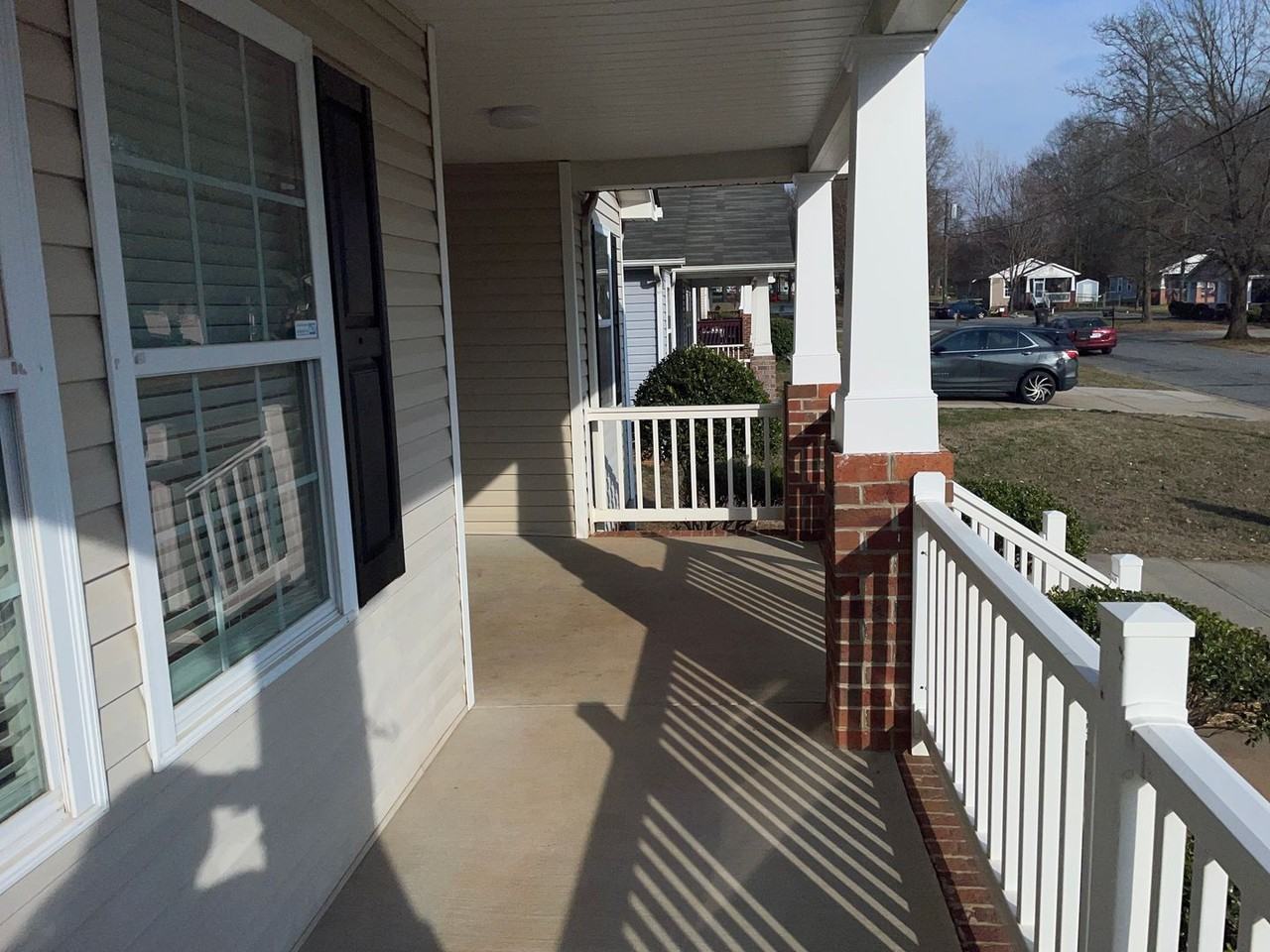 816 Wainwright Ave - Photo 3 of 12