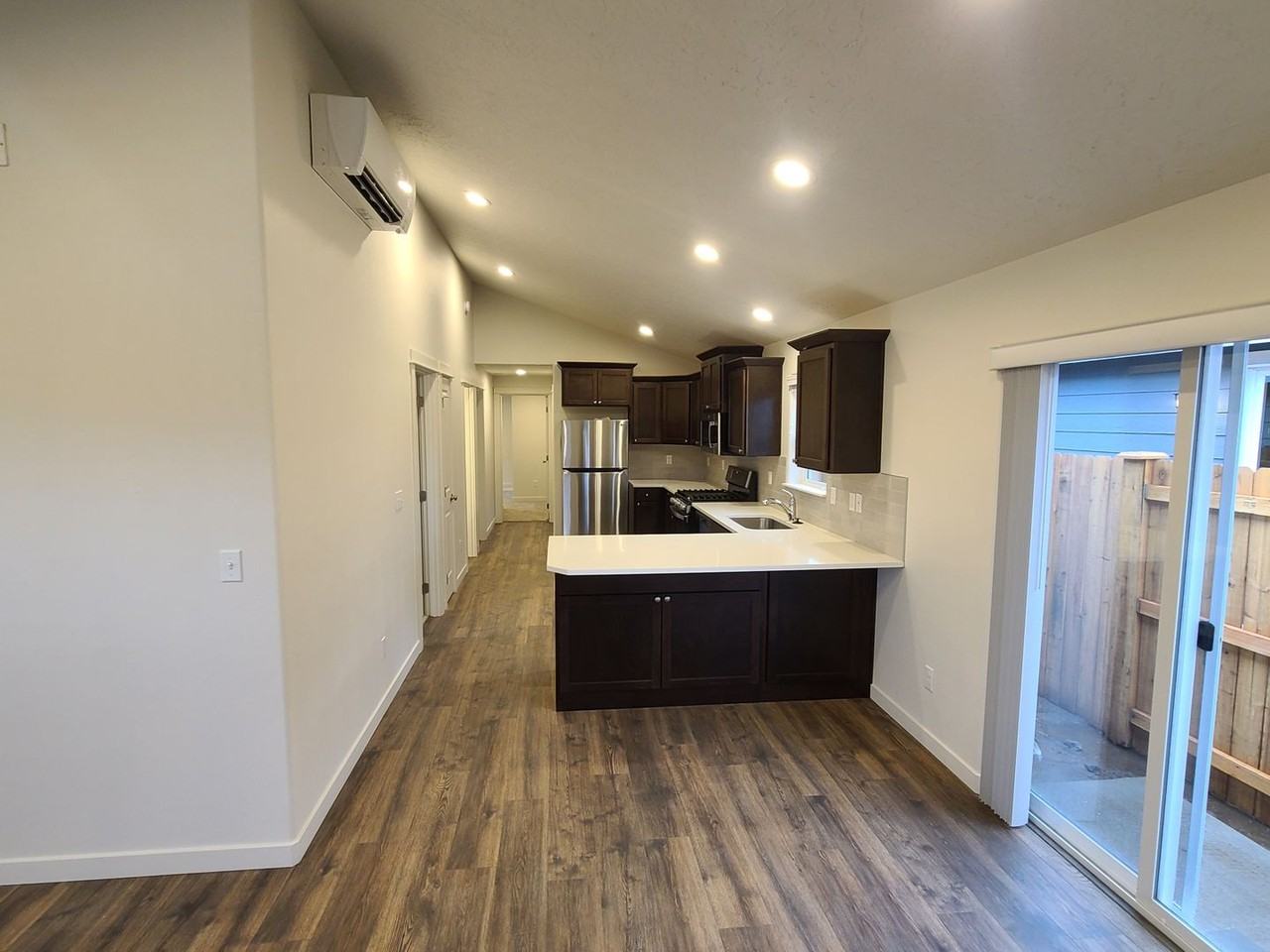 957 Nw Upas Ave - Photo 6 of 16