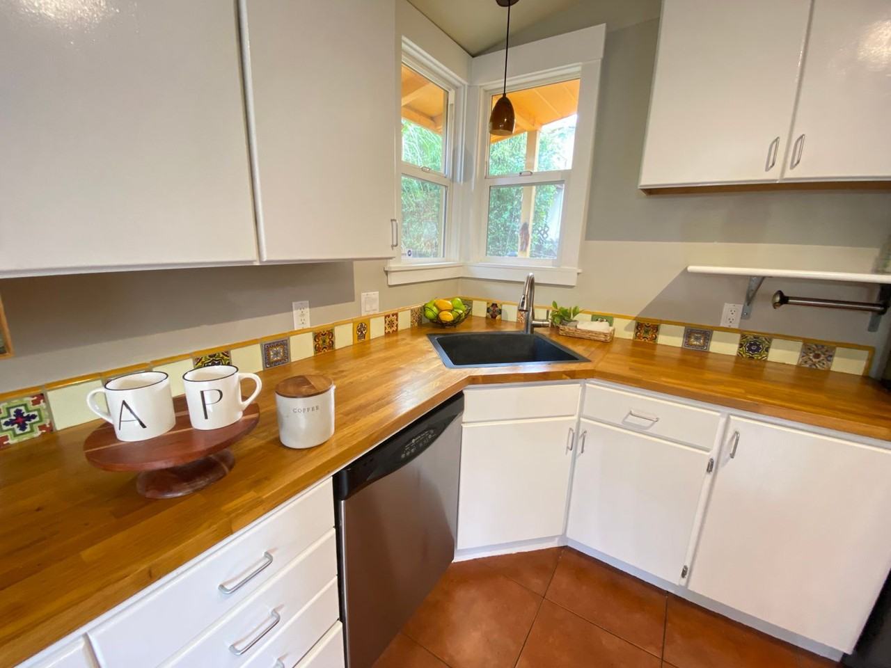 4624 Steele St - Photo 2 of 28