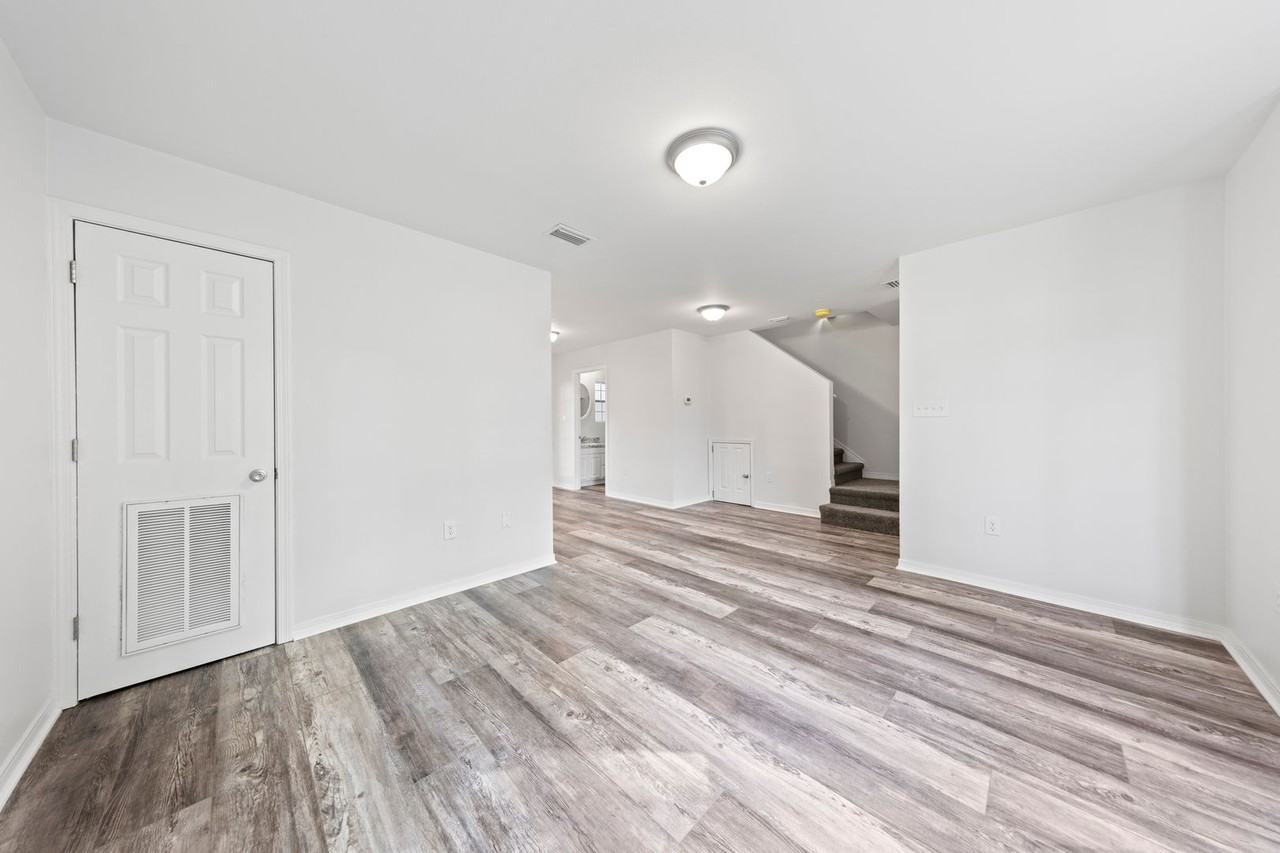 220 Fir Ave - Photo 7 of 26
