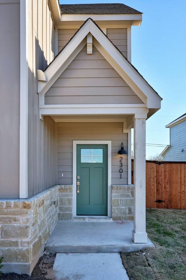 2301 Wallin Bradley Dr - Photo 3 of 32