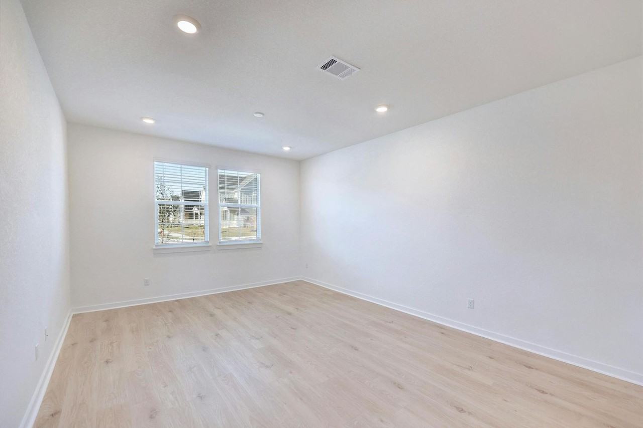 2301 Wallin Bradley Dr - Photo 4 of 32