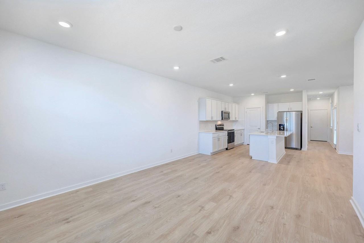 2301 Wallin Bradley Dr - Photo 5 of 32