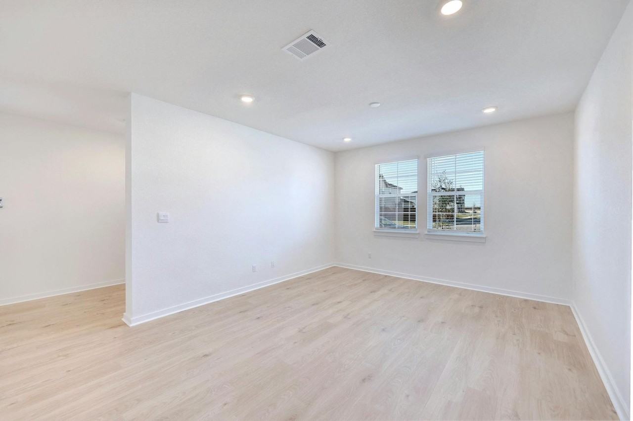 2301 Wallin Bradley Dr - Photo 6 of 32