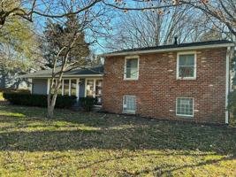 featured image of 3502 N Valleyview Dr