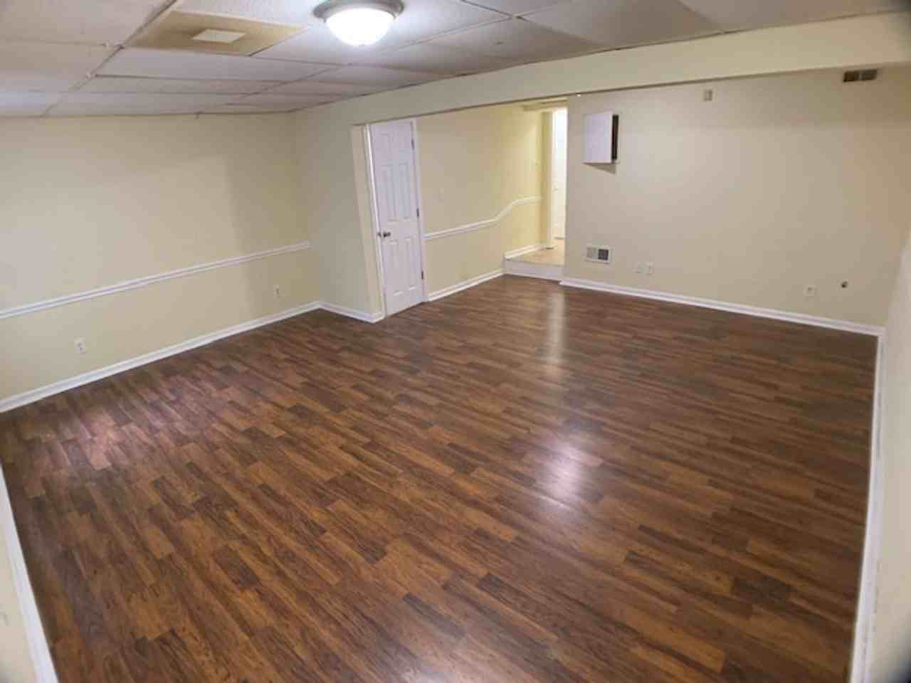 1806 Sara Ln - Photo 3 of 13