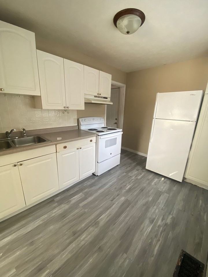 814 E Emerson St - Photo 5 of 12