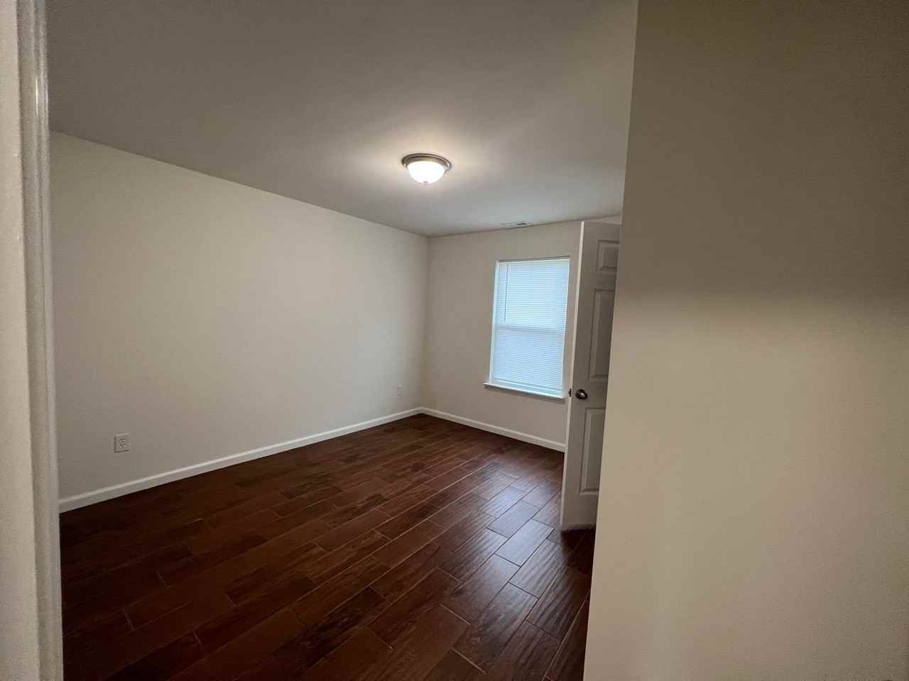 200 Bogart Blvd - Photo 2 of 11