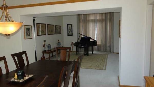 1177 Ridgeview Cir - Photo 2 of 17