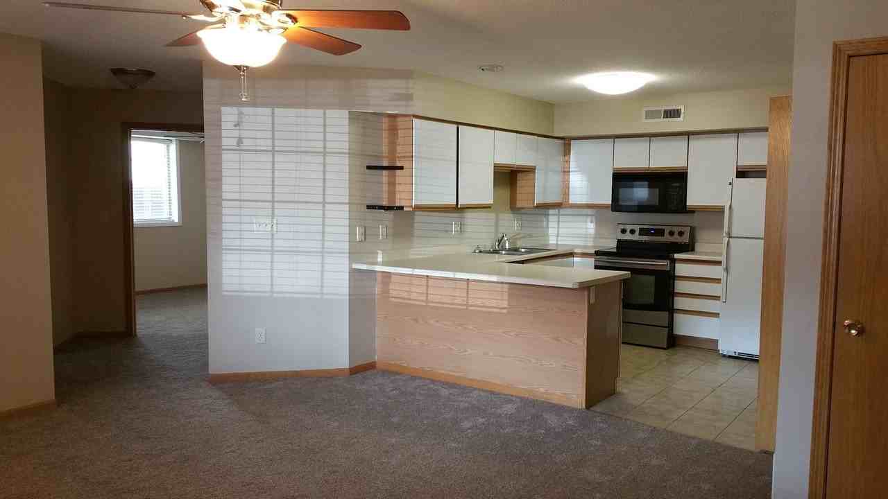 2266 Holiday Rd - Photo 3 of 12