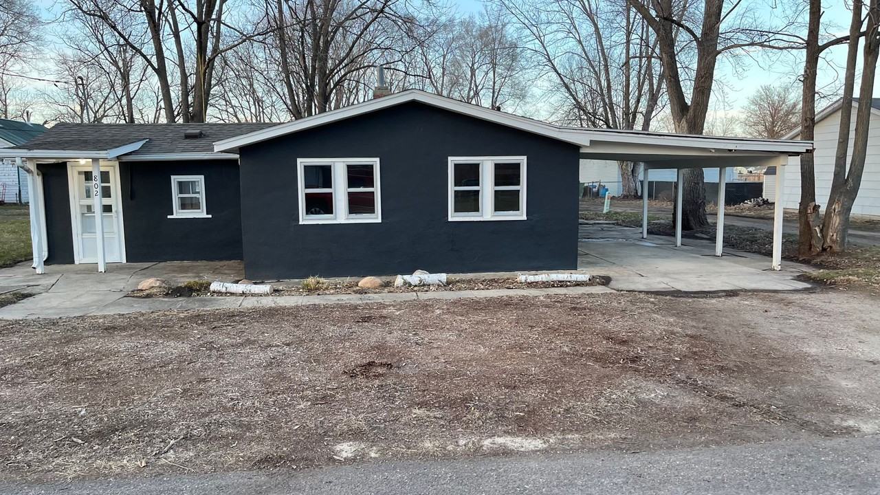802 Colorado St - Photo 2 of 31