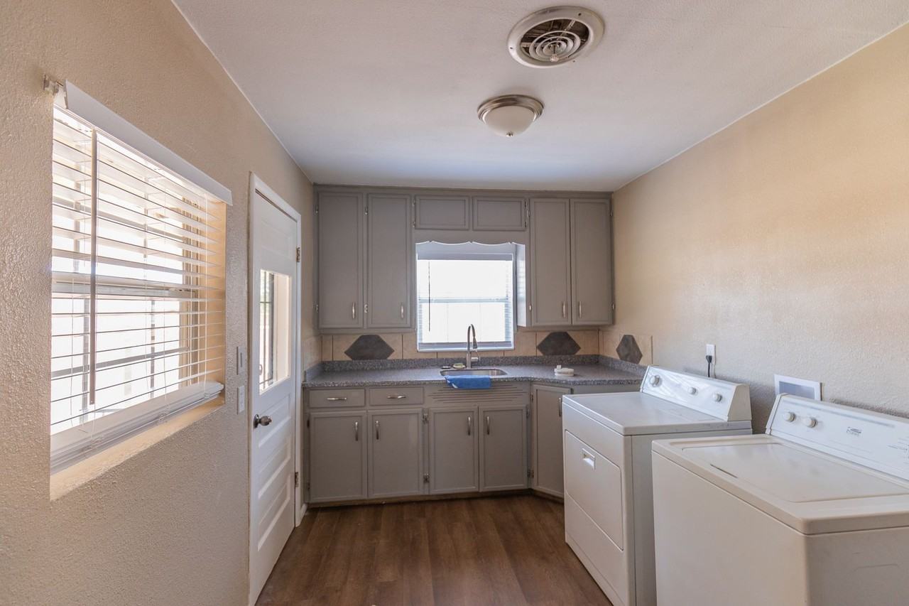 1308 Mountain View Ave - Photo 2 of 30