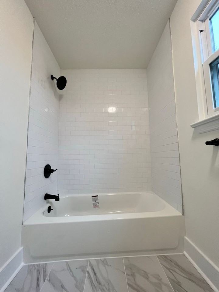 1429 Carousel Rd - Photo 6 of 12