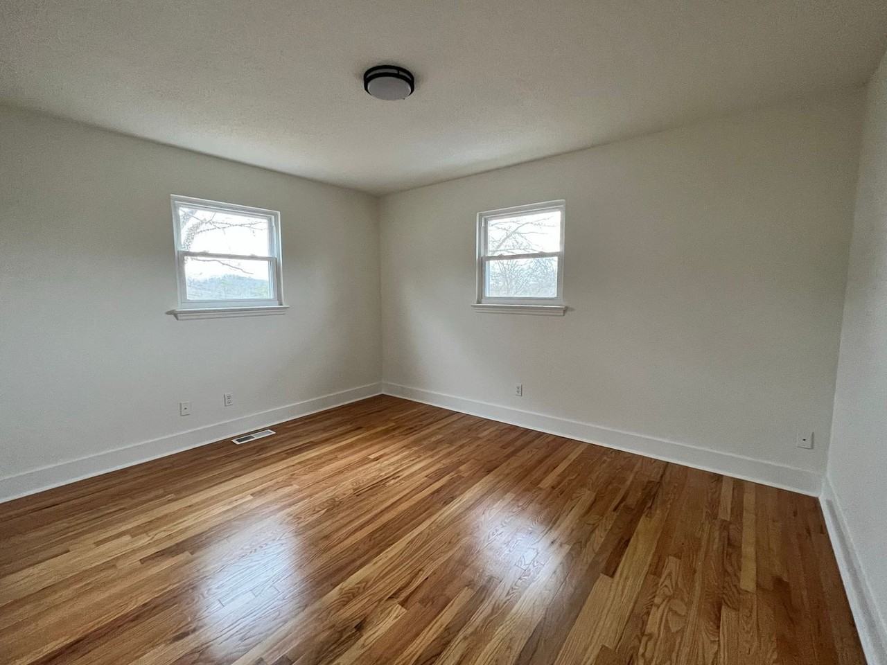 1429 Carousel Rd - Photo 7 of 12