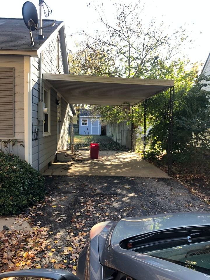 1024 Yarbro Ln - Photo 2 of 16