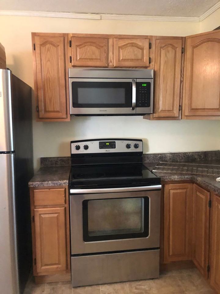 1024 Yarbro Ln - Photo 3 of 16