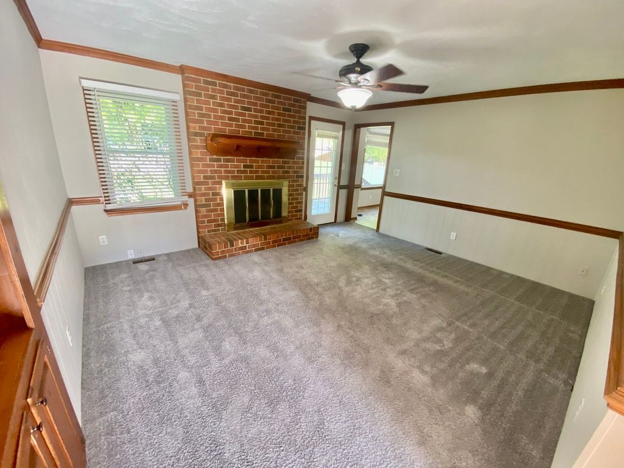 712 Gladesdale Dr - Photo 3 of 17