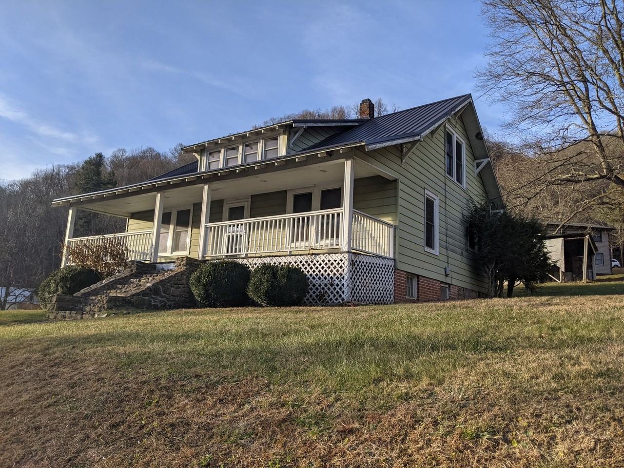 446 Green St - Photo 2 of 50