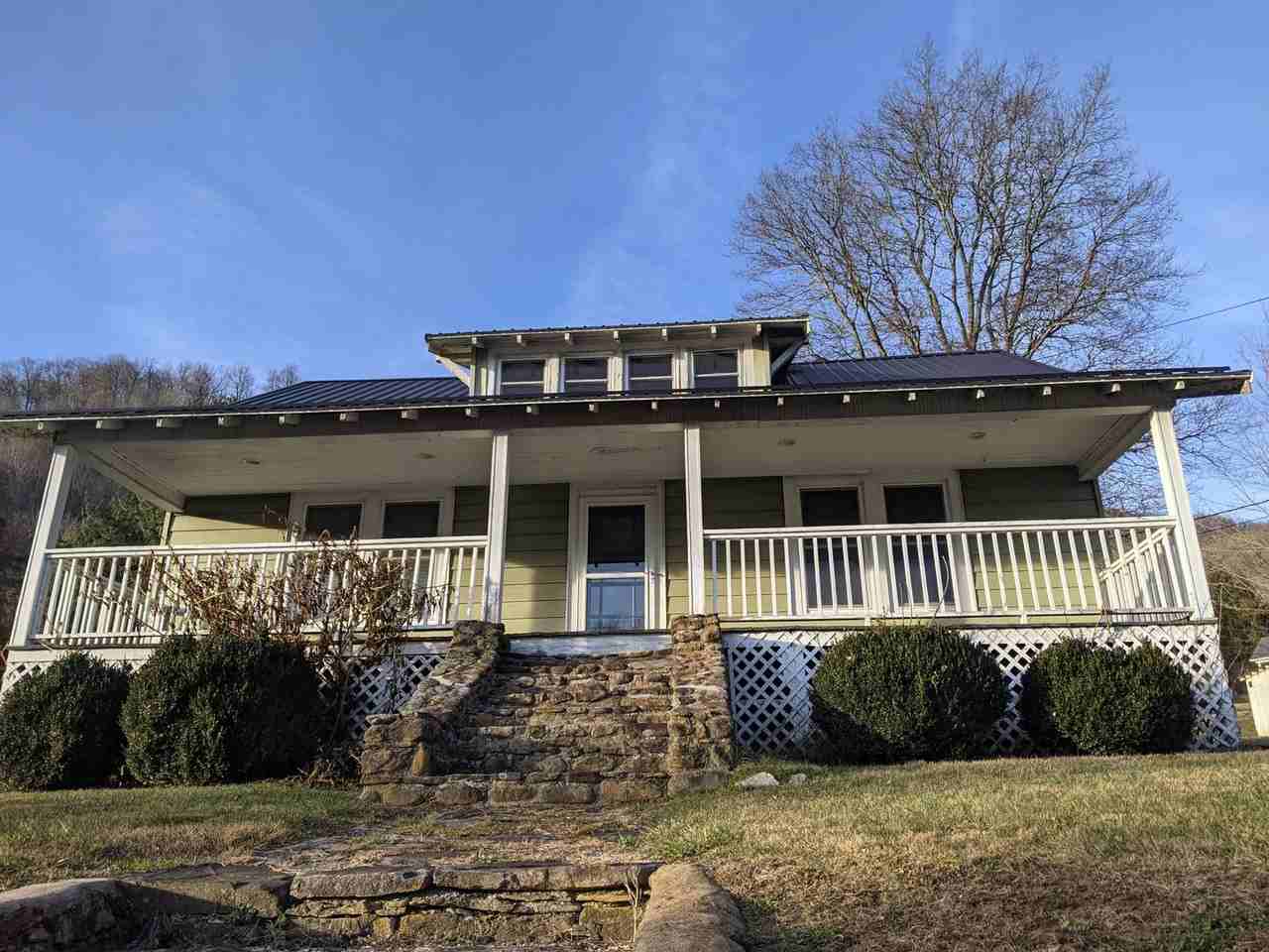 446 Green St - Photo 3 of 50