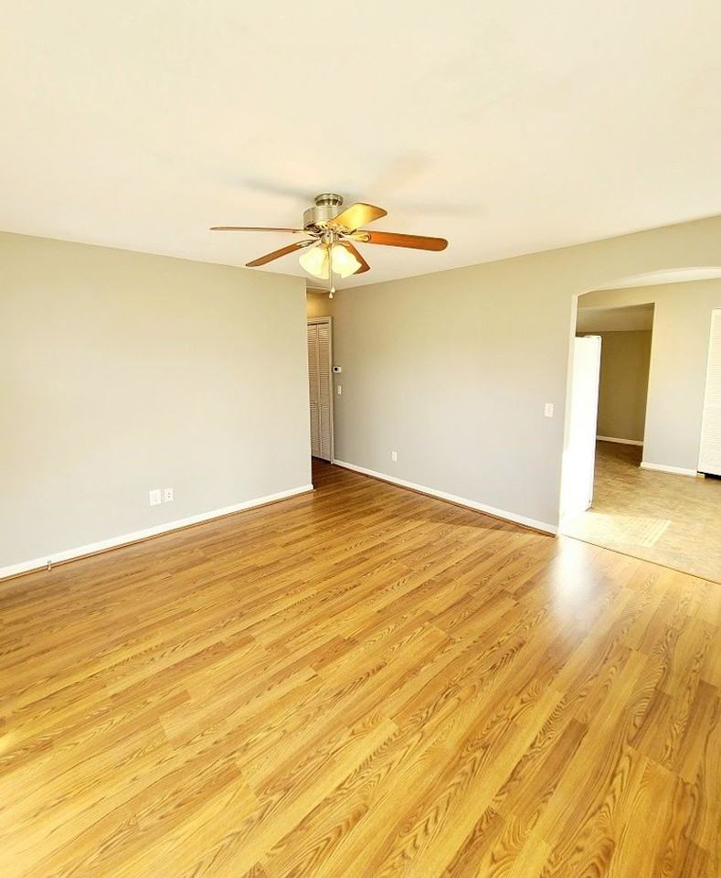 100 Pine Grove Ave - Photo 2 of 19