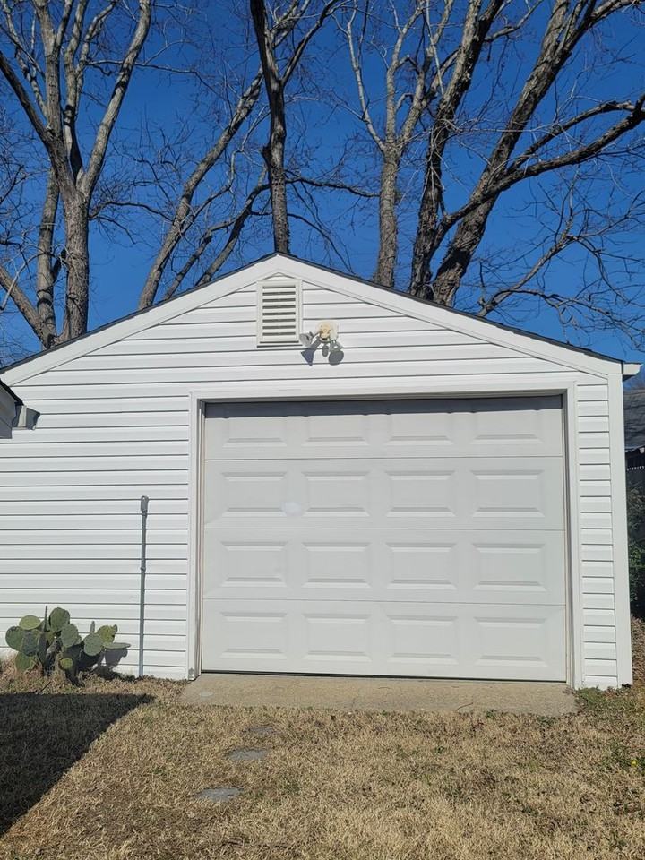 1489 Morgan Dr - Photo 3 of 30