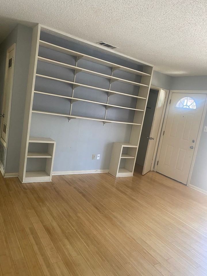 9324 Northedge Rd - Photo 6 of 15