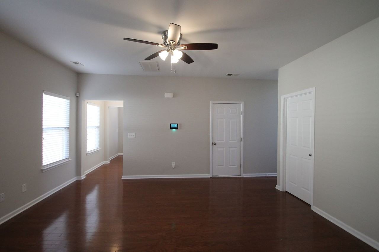 465 Clouds Way - Photo 4 of 19