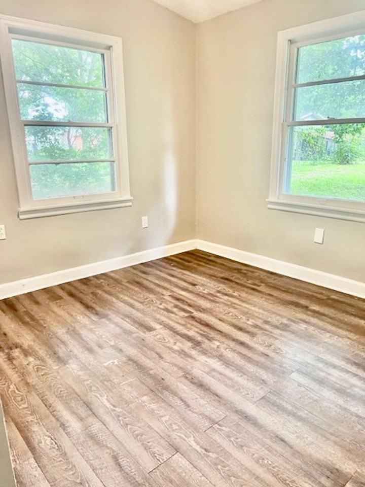 512 Whitlatch St - Photo 5 of 6