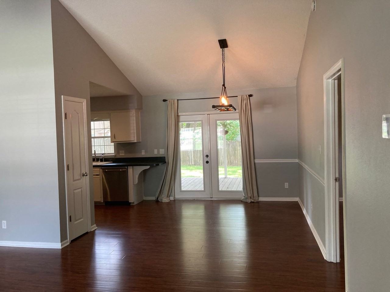 3057 Laredo Dr - Photo 6 of 22