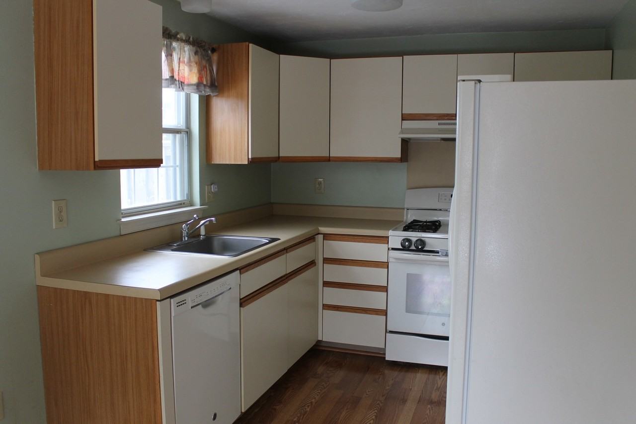 95 W Walnut St - Photo 2 of 6