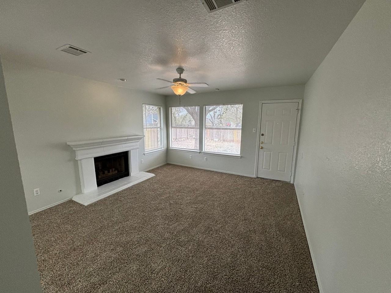 8616 Devine Ln - Photo 7 of 12