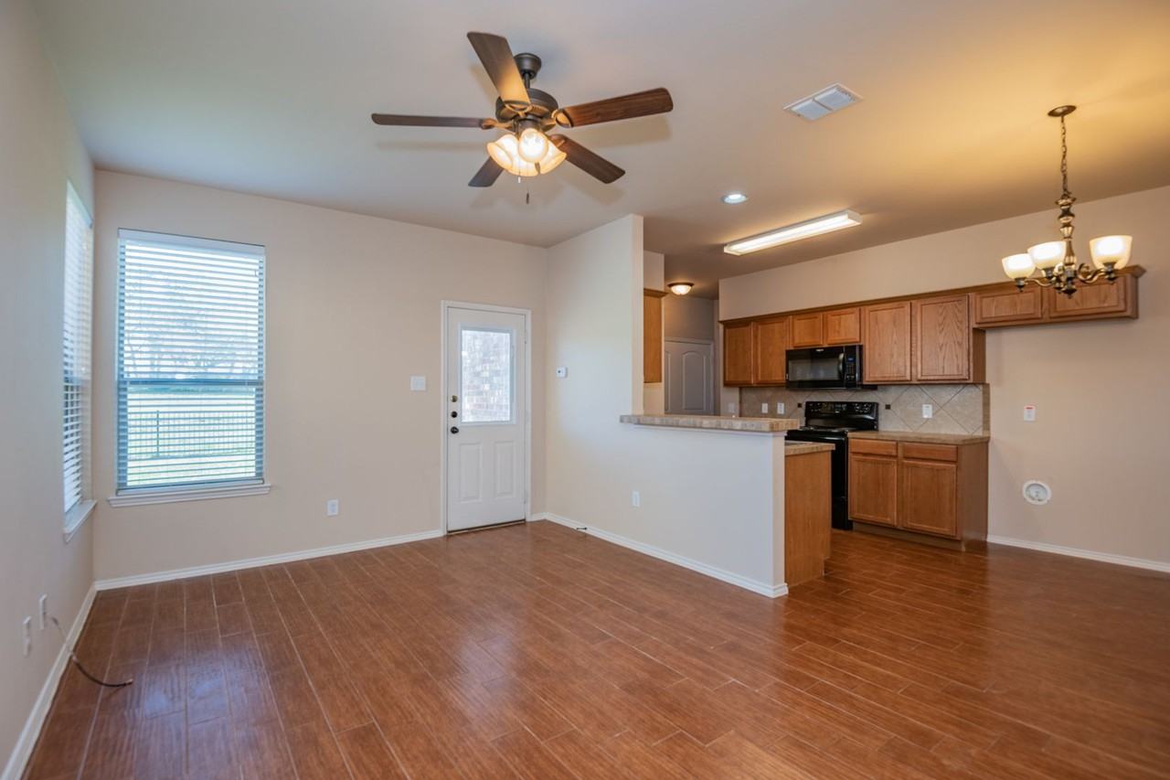 1426 Piedmont Dr - Photo 2 of 27