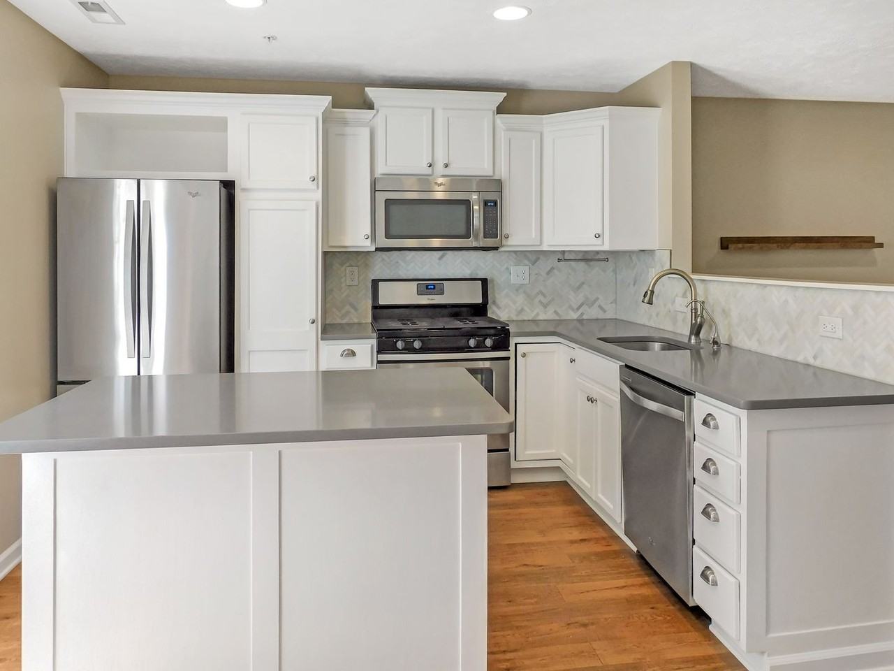 45525 Knockeyon Ln - Photo 3 of 20